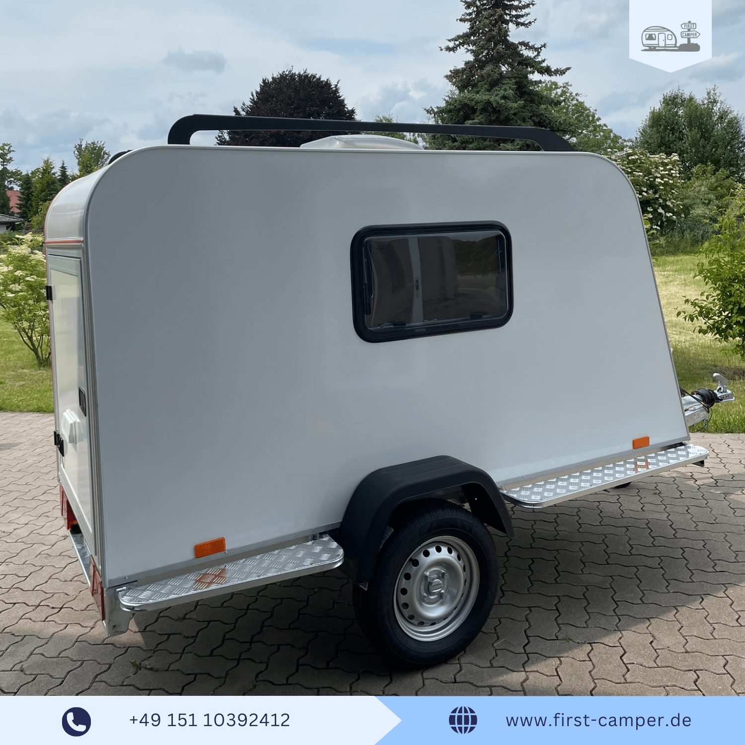 Micro Camper in der Seitenansicht mit kompakter Bauform und modernem Design