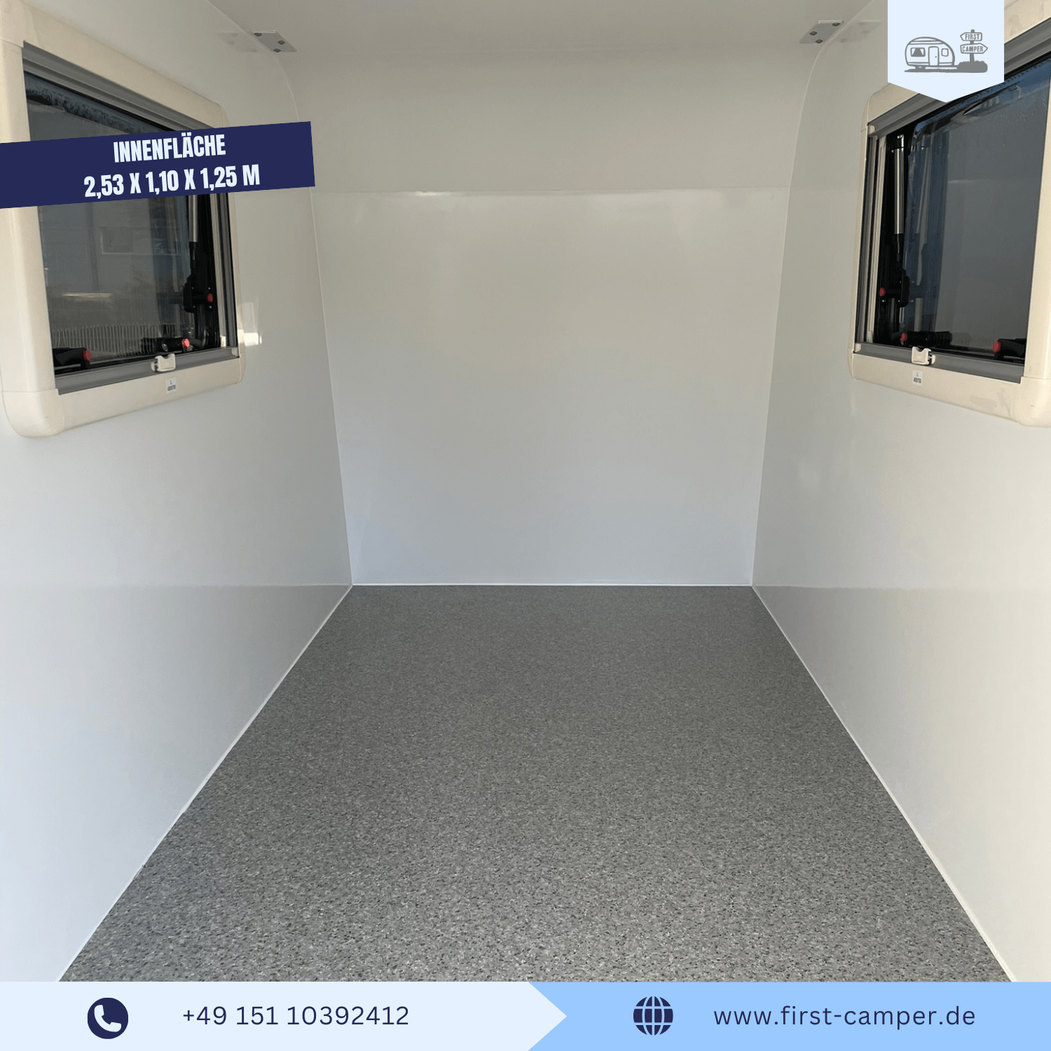 Innenansicht des Micro Campers mit Schlaf- und Stauraumbereich im kompakten Design