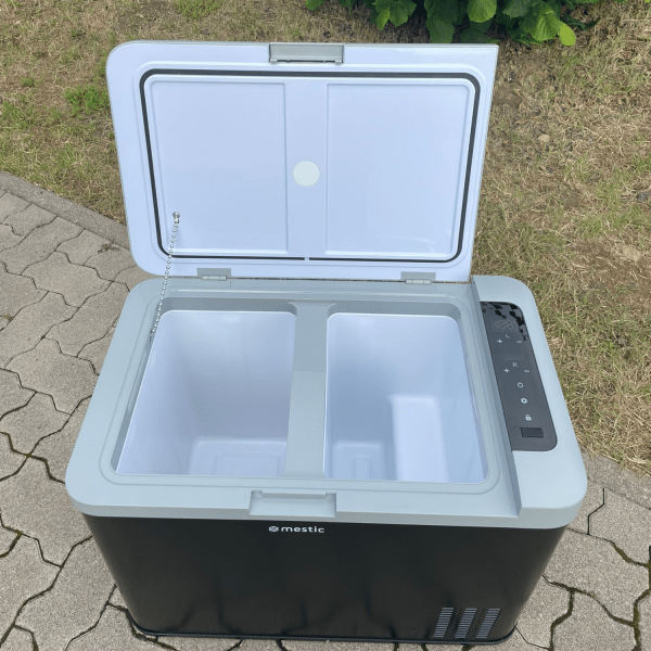 Mestic 45L Kompressor Kühlbox mit Dual Zone, -18 °C bis +10 °C, LCD-Display und App-Steuerung – kompakte Kühlbox fürs Camping.