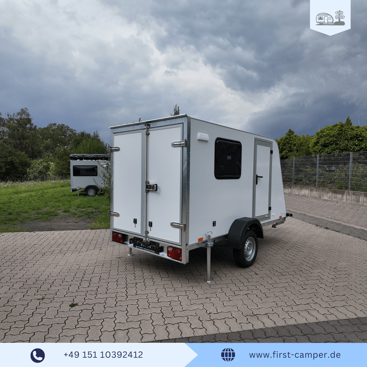 Miniwohnwagen 750 kg Anhänger Low Wing mit WOODBOXX Ausbau – leichter Wohnwagen mit flexibler Nutzung