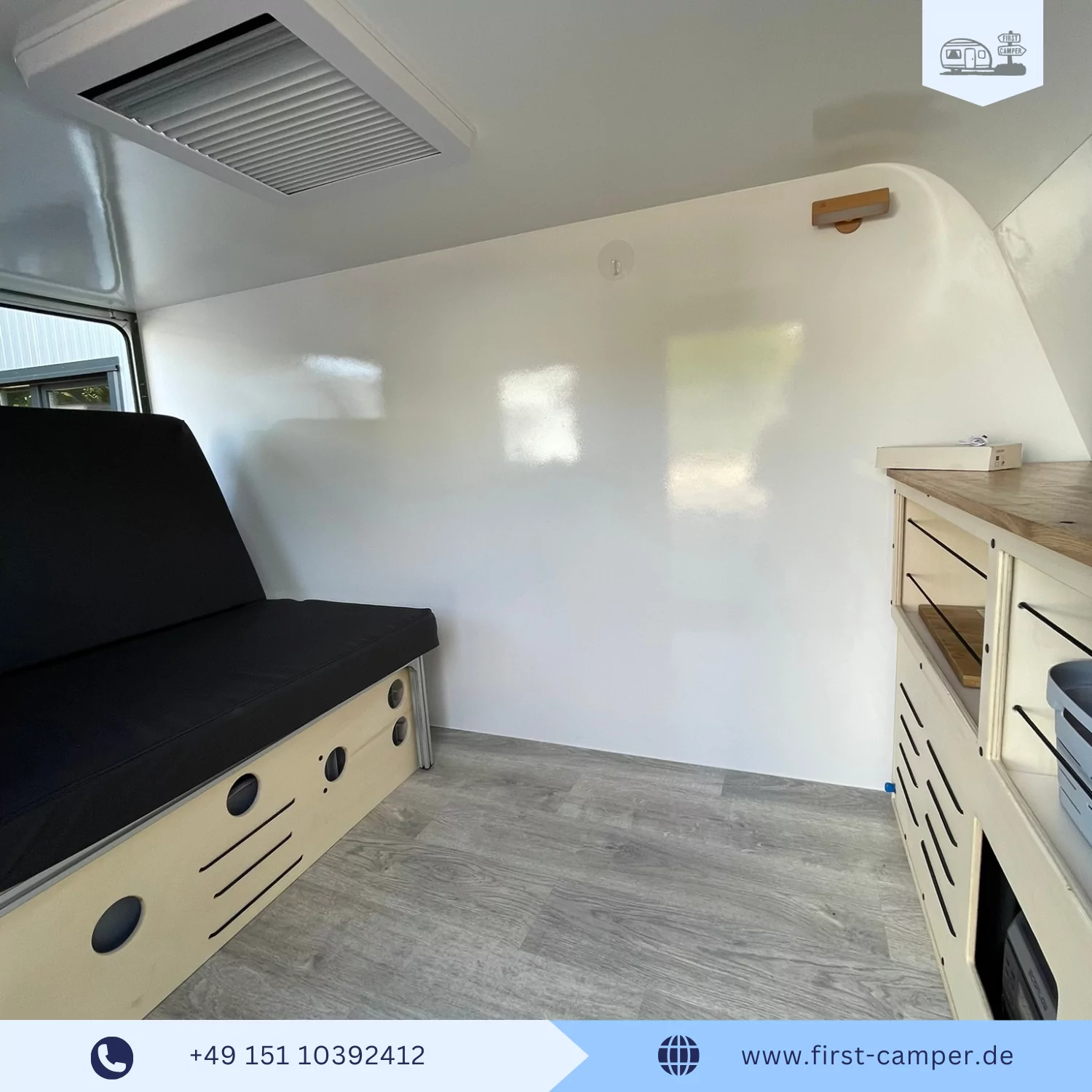 Miniwohnwagen 750 kg Anhänger Low Wing mit WOODBOXX Ausbau – leichter Wohnwagen mit flexibler Nutzung