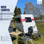 Medi Camper – leichter 750 kg Mini Wohnwagen als kompakter Camping Anhänger für Reisen mit Führerschein Klasse B