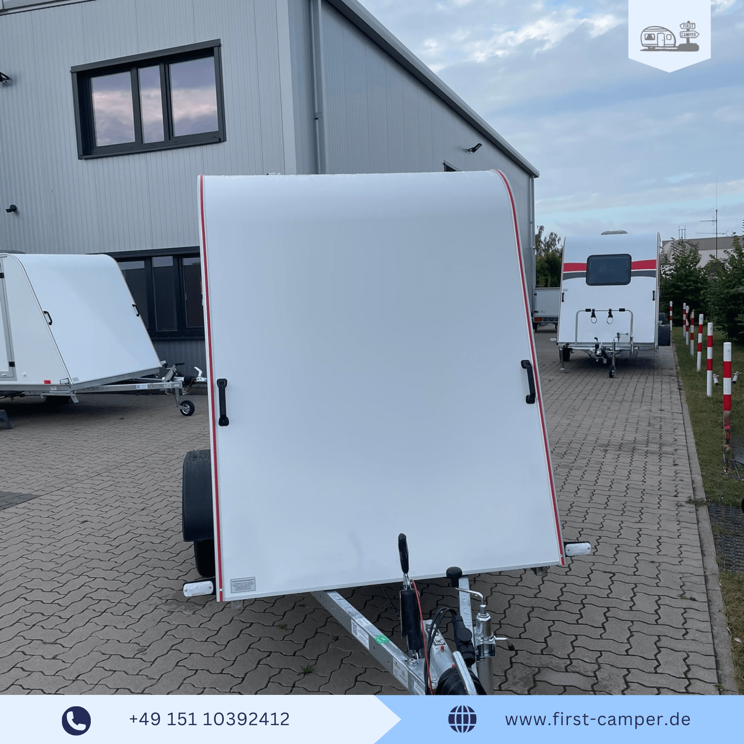 Mini Camper – kompakter 750 kg Kofferanhänger mit aerodynamischer Front.