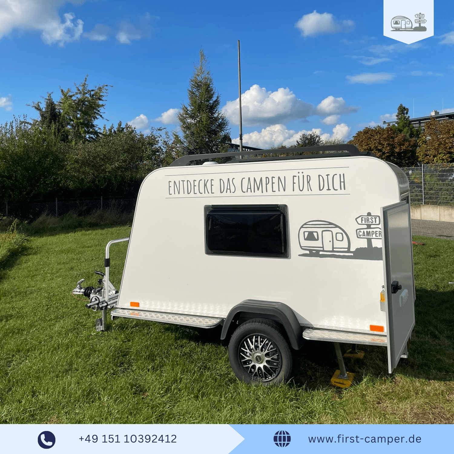 Micro Camper – leichter 750 kg Kofferanhänger mit aerodynamischer Front, PVC-Boden, großzügiger Hecktür.