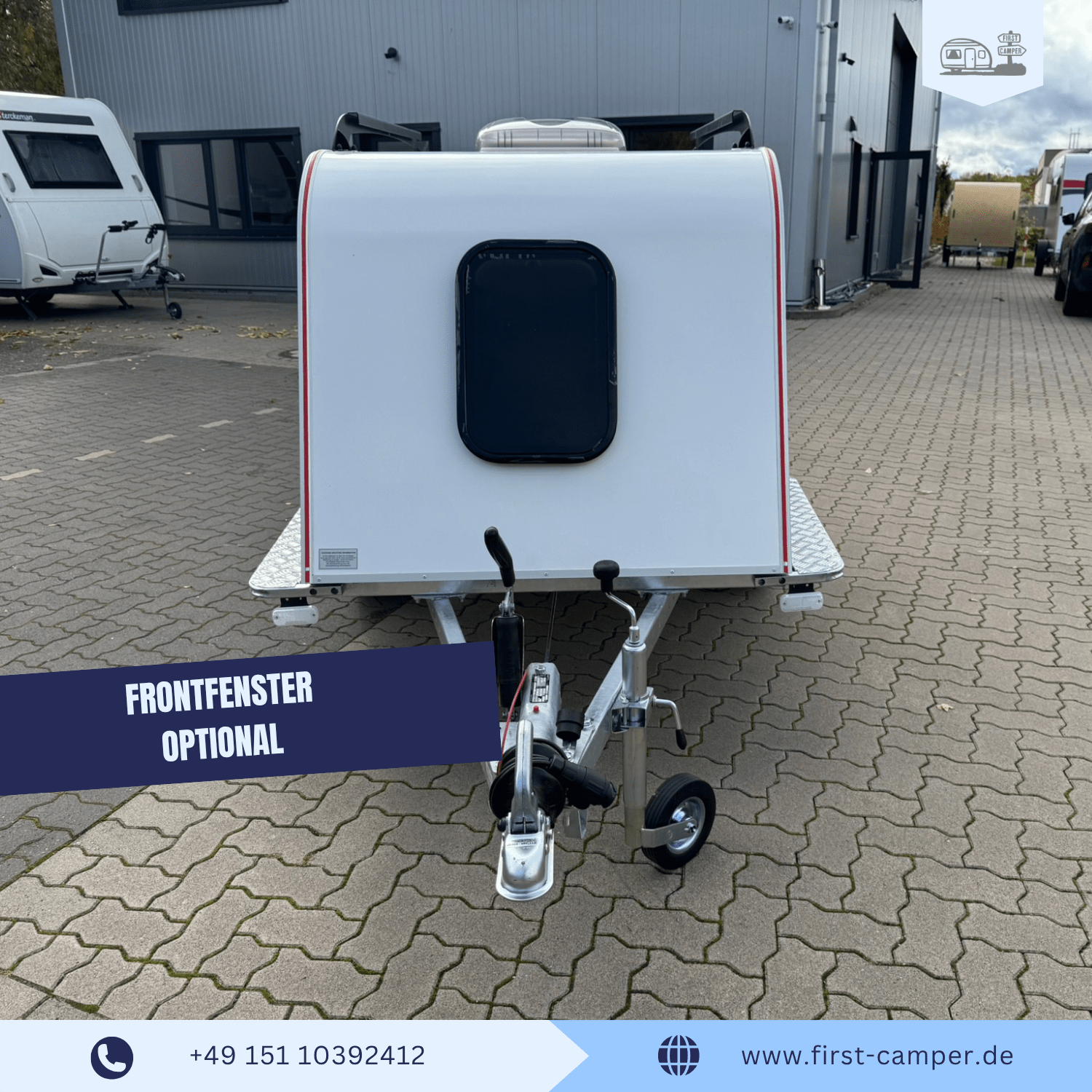 Frontansicht des 750 kg Nano Campers mit optionalem Frontfenster und aerodynamischer Form.