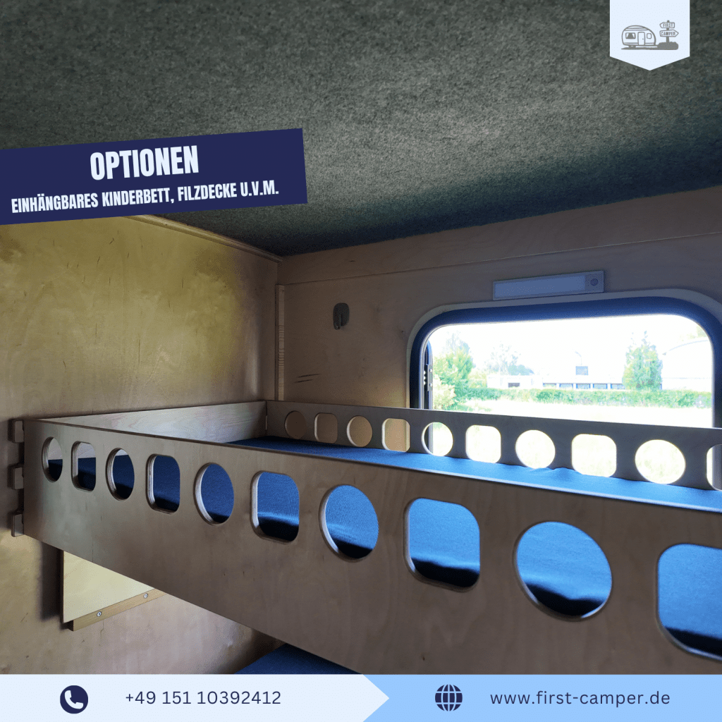 Einhängbares Kinderbett über Elternbett im i:woody car – handgefertigter Mini Holzwohnwagen aus Manufaktur mit familienfreundlicher Schlaflösung aus Holz